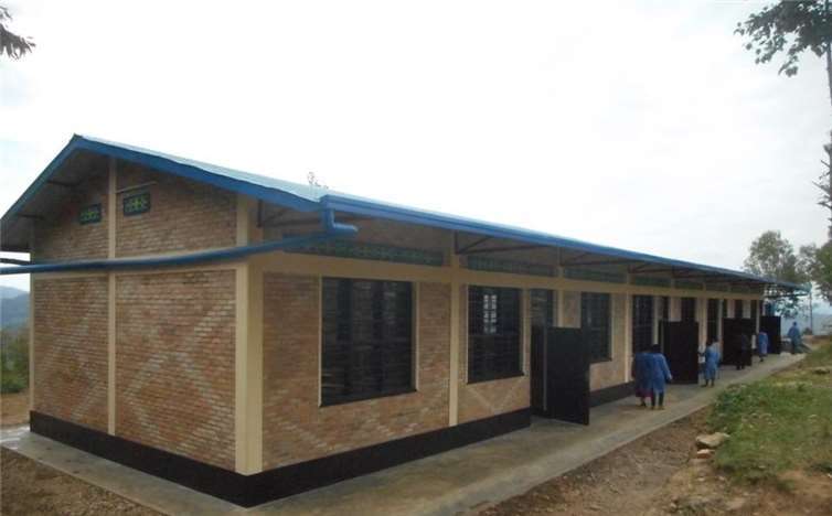 Ein neues Schulgebäude wurde errichtet.privat