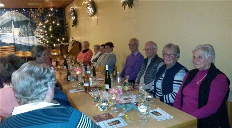 Ein paar fröhliche Stunden verlebten die Teilnehmenden der Adventsfeier.  privat