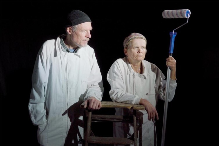Ein poetisches Kaleidoskop über das Reisen, Unterwegs sein und Ankommen im Diesseits, im Jenseits und im Geist im Theater Lahnstein. 