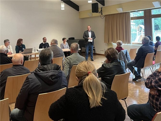 Ein positives Fazit konnten die Teilnehmerinnen und Teilnehmer der Fortbildung für ehrenamtliche rechtliche Betreuerinnen und Betreuer im Landkreis Neuwied ziehen.  Foto: Naile Orllati / Kreisverwaltung Neuwied