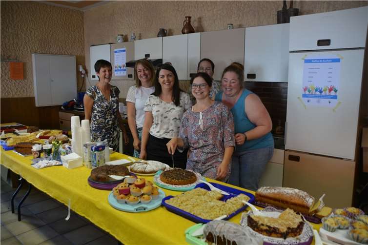 Ein reichhaltiges Kuchenbuffett wartete auf die Besucher.  Foto: Antje Berger/eifelpresse.com.