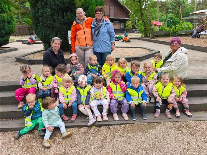 Ein spannender Ausflug führte kürzlich die Kinder der vier Kindertagespflegen „Die kleinen Waldgeister“, „Die kleinen Giganten“, „Villa Klitzeklein“ und „Rehkitz“ in den Hochwildschutzpark nach Mechernich.Foto: privat