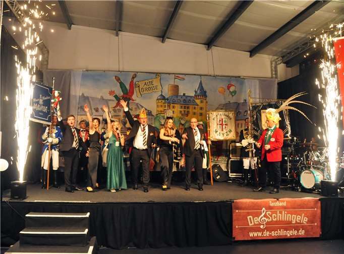 Ein sprühender Tag der Lebensfreude für das neue Mayener Prinzenpaar, den Hofstaat und Präsident Uli Walsdorf. Fotos: BS