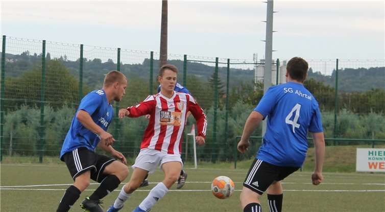 Ein starker offensiver Auftritt der Hausherren sorgte für den Sieg. Fotos: SV Kripp