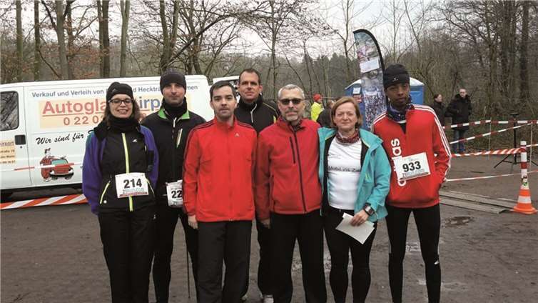 Ein starkes Team des LT Grafschaft nahm an der Porzer Winterlaufserie teil. privat