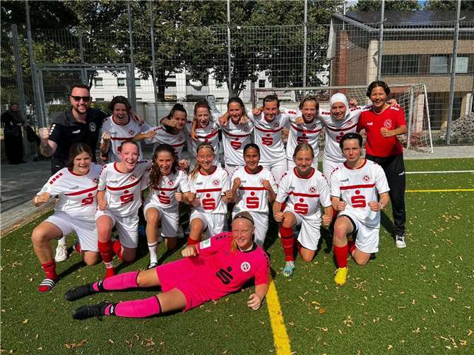 Ein strahlender Sieg unter der Sonne: U17 des SC13 Bad Neuenahr triumphiert über FV Rübenach. Quelle: SC13