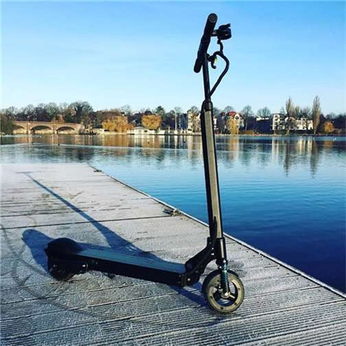 Ein unbekannter Täter hat in Nürburg einen E-Scooter gestohlen. Foto: Polizei