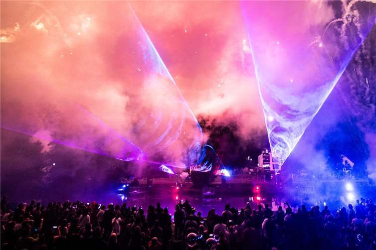 Spektakuläres Großfeuerwerk, Live-Musik und Brauchtum Ein vielfältiges Programm lockt vom 14. bis 16 August nach Waldbreitbach.Fotos: Jan Fischer