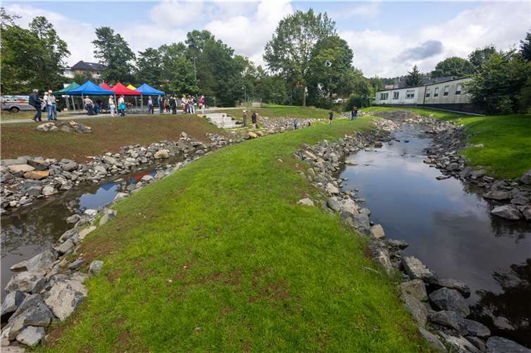 Ein völlig neues Bild vom Saynbach bietet sich nach der Renaturierung.