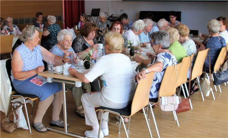 Ein voll besetzter Pfarrsaal von Maria Himmelfahrt in Andernach.Foto: privat