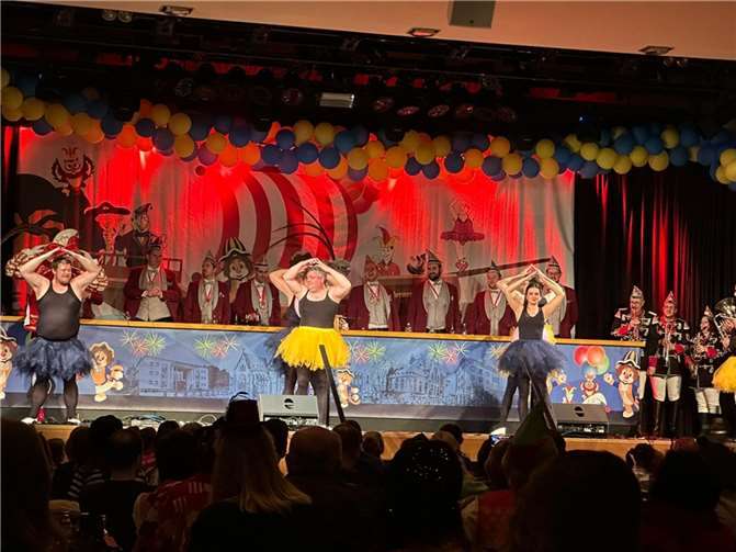 Ein weiteres Highlight der Sitzungen der KG Niedermendig: Die „Basaltbeißer“ standen auf der Bühne.  Fotos: privat