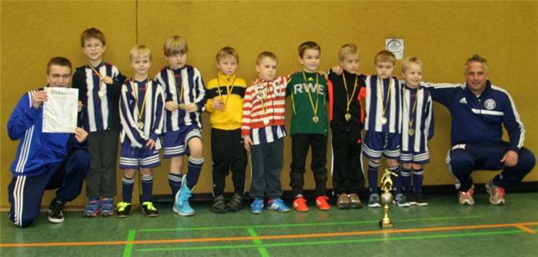Ein wichtiger Schritt für die Swisttaler Bambini auf dem Weg in den regulären Spielbetrieb war die Teilnahme beim Hallenturnier des FC Flerzheim. privat
