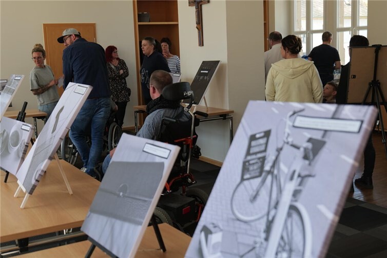 Einblick in den Alltag: Herausforderungen, denen Menschen mit Beeinträchtigung begegnen.