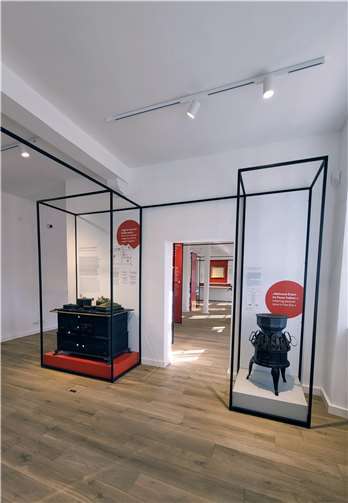 Einblick in die neue Eisenkunstgussausstellung im Arkadengebäude.