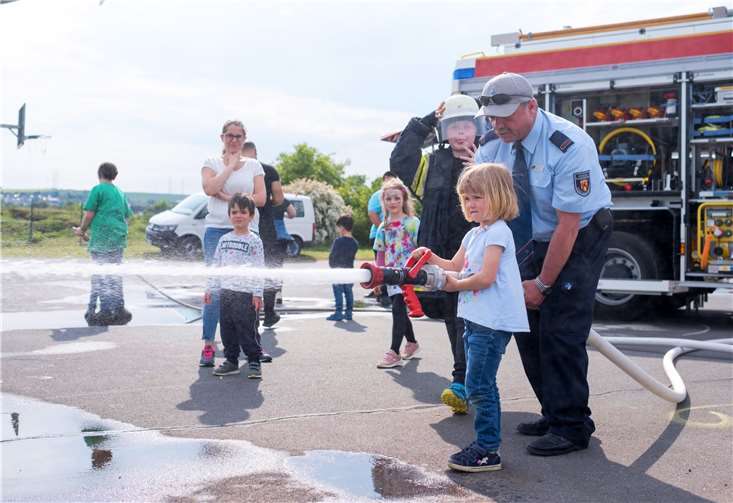 Einblicke in die Arbeit der Feuerwehr: Hier war für jeden etwas dabei.