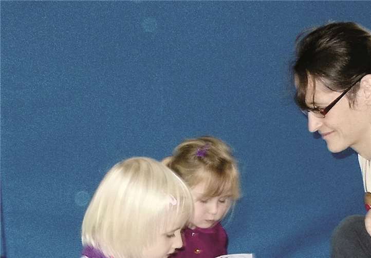 Eincremen mit echter Kakaobutter: Die leckere Bohne schmeckt nicht nur lecker, sondern ist auch wohltuend für die Haut. privat