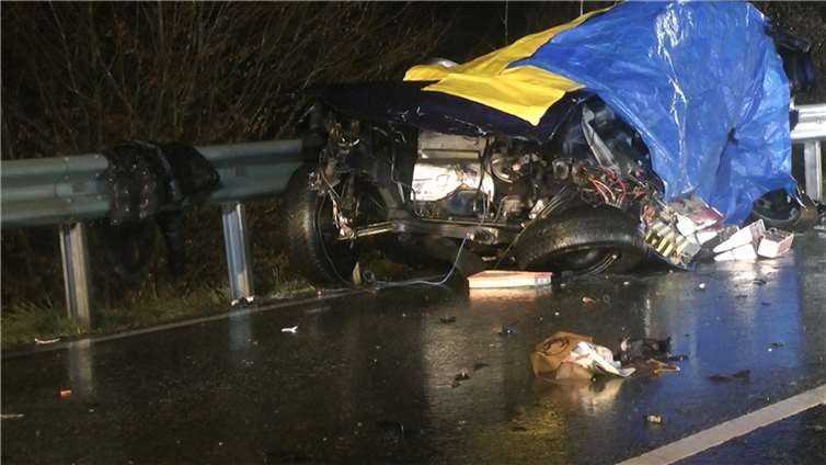 Eine 22-jährige Autofahrerin kollidierte mit dem Gegenverkehr.  Foto: WinklerTV