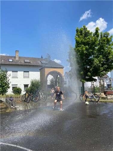 Eine Abkühlung bei heißen Temperaturen war sehr beliebt. Foto: privat