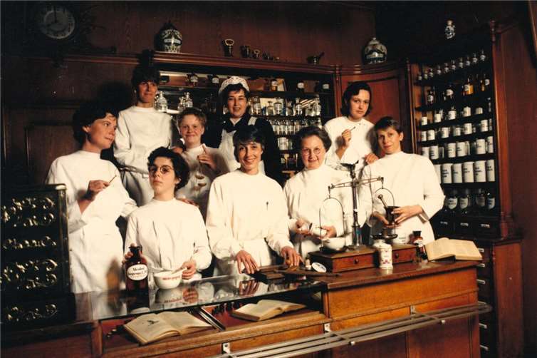 Eine Apotheke wie vor 100 Jahren: die Jerusalemsapotheke. Foto: Doris Schlosser