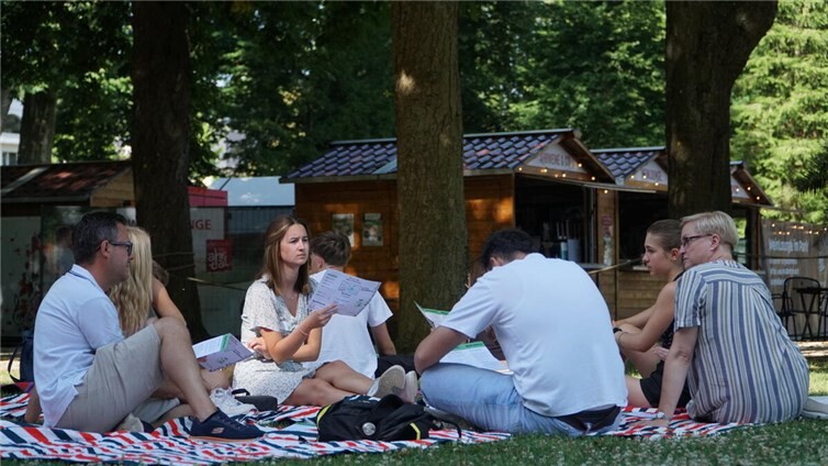 Eine Arbeitsgruppe erarbeitet im Kurpark in Bad Neuenahr mögliche Maßnahmen zum Klimaschutz und zur Klimaanpassung.Foto: Wilhelm Schulz / Kreisverwaltung Ahrweiler