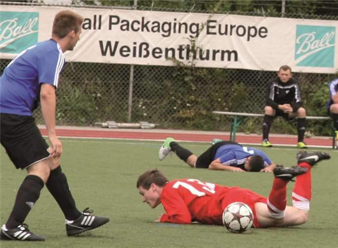 Eine Bauchlandung war der Saisonauftakt nur für den in blau angetretenen BSV Weißenthurm. Die Gäste der SG Urmitz Rheindörfer siegten bei der C-Klassenreserve deutlich mit 8:1. TH