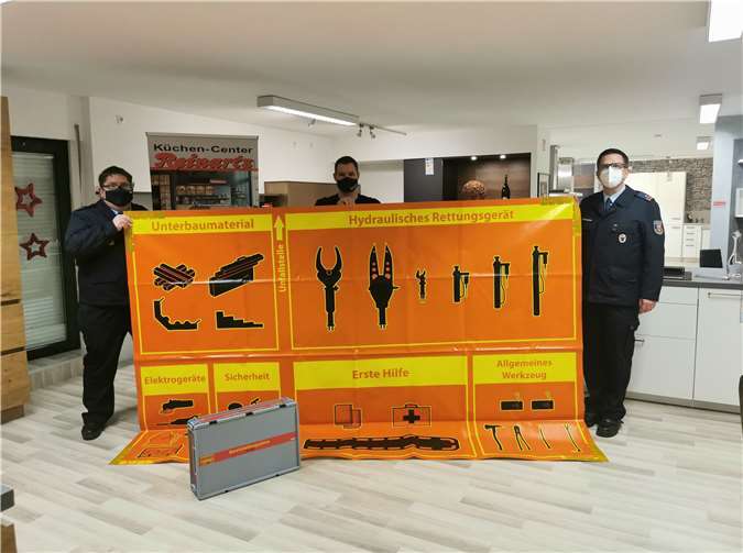 Eine Bereitstellungsplane für einen Einsatz im Bereich der technischen Hilfe wurde gespendet. Foto: privat