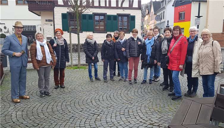 Eine Besuchergruppe aus Rübenach eröffnete die diesjährige Saison von Erlebnis-Führungen durch den Stadtkern von Mülheim-Kärlich. Fotos: K. Hohn