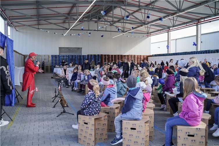 Eine Clown-Show gehörte ebenso zum ersten Familienfest bei Brohl Welpappe in Mayen.  Foto: privat