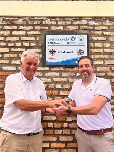Zweite „Andernach-Schule“ in Ruanda eröffnet Eine Delegation um Reiner Meutsch von der Stiftung „Fly & Help“ und Oberbürgermeister Christian Greiner eröffnete jetzt die zweite „Andernach-Schule“.