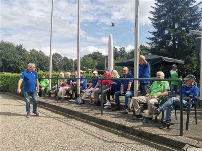 Eine Delegation von sieben BoulerInnen des 1. Bouletreffs Bad Breisig e.V. trat die Reise nach Tilburg (NL) an.  Foto: 1. Boule-Treff Bad Breisig e.V.