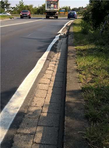 Eine Erneuerung der beiden obersten Schichten ist dringend erforderlich.Foto: privat