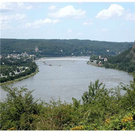 Eine Fußgänger- und Radfahrerbrücke soll an dem angedeuteten Pinselstrich errichtet werden. Foto: privat