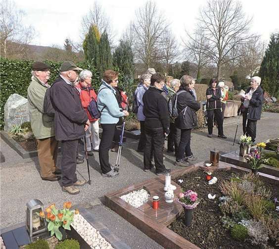 Eine Gedächtniswanderung des Sinziger Eifelvereins mit 20 Teilnehmern. privat
