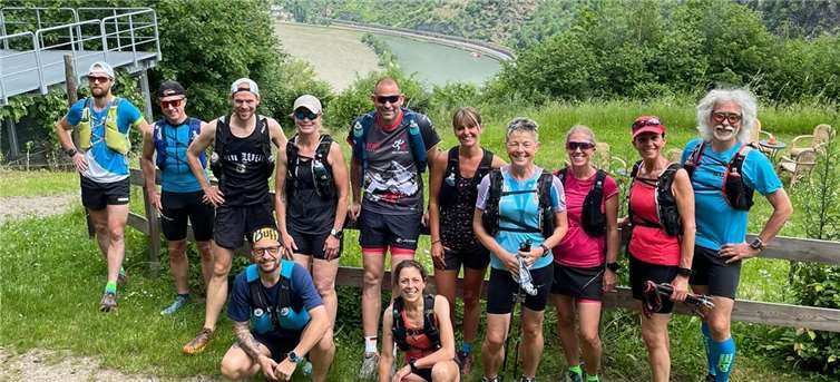 Eine Gruppe Läufer*innen machte sich auf den fast 40 km langen Weg von Urbar an der Loreley ins hiesige Urbar.