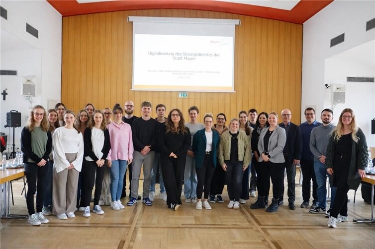 Eine Gruppe von Schülerinnen und Schülern der Zentralen Verwaltungsschule (ZVS) besuchte kürzlich die Stadtverwaltung Mayen.