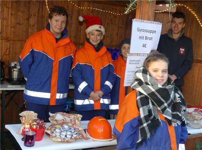 Eine Gyrossuppe für den rustikalen Hunger galt es beim Feuerwehrnachwuchs zu genießen.