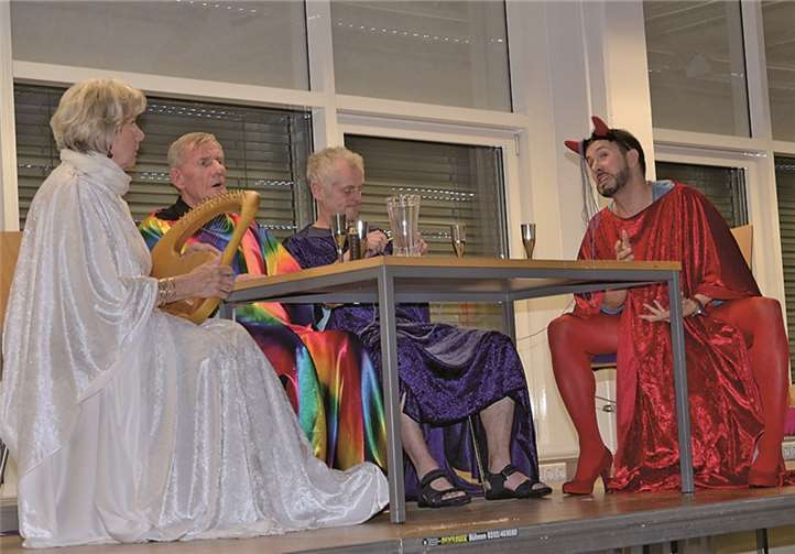 Eine Impression von der Premiere des Theaterstücks in der Spielsequenz: Landflucht.Privat