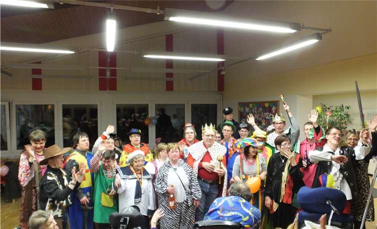 Eine Jury kürte die buntesten und originellsten Kostüme des Abends.