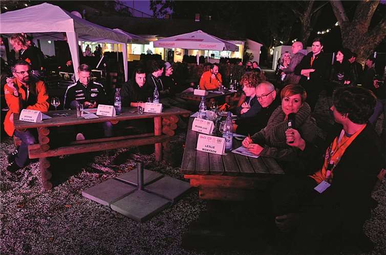 Eine Jury zu der auch die bekannte Sängerin Lesley Moryson (2. v. r.) gehörte, wählte im Biergarten „The Voice of Kowelenz“.
