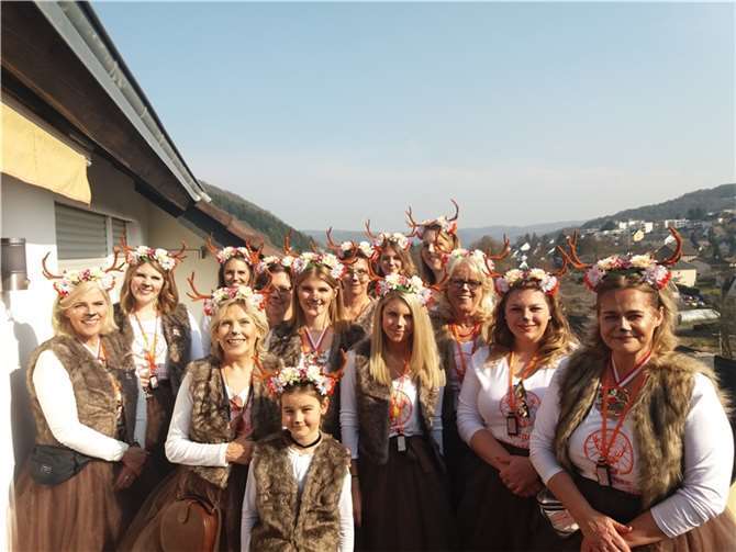 Eine Karnevalsgruppe aus Bad Breisig nahm 2019 als "Rehrudel" bei den Breisiger...