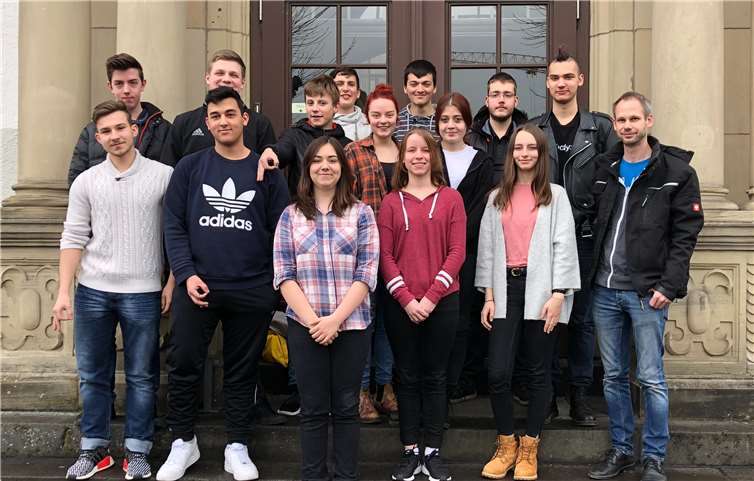 Eine Klasse, die ausschließlich mathematisch begabt ist, wird es schwer haben, alle Aufgabenstellungen erfolgreich zu lösen, da hier neben guten Mathematiker auch Künstler sowie gute Fremdsprachenlerner von Nöten sind. Rhein-Wied-Gymnasium