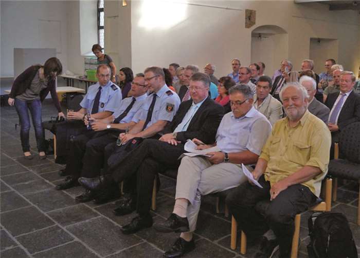 Eine Menge Bürgerinnen und Bürger sowie Repräsentanten der Öffentlichkeit waren ins Kapuzinerkloster zur konstituierenden Sitzung des VG-Rats Cochem gekommen.TT