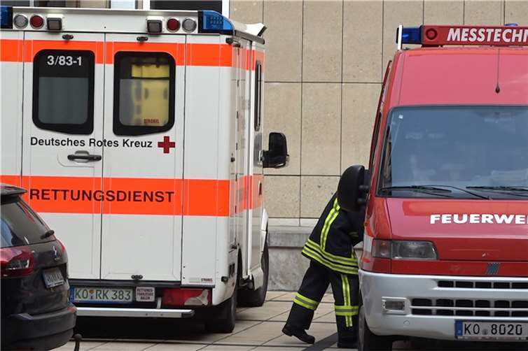 Eine Mitarbeiterin musste notärztlich behandelt werden.