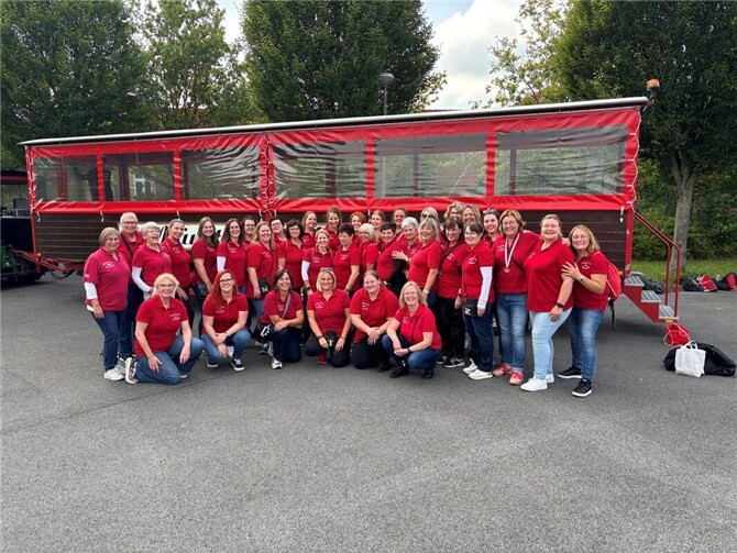 Eine Planwagenfahrt mit dem legendären „Pengel-Anton“ stand auf dem Programm.  Foto: M. Müller