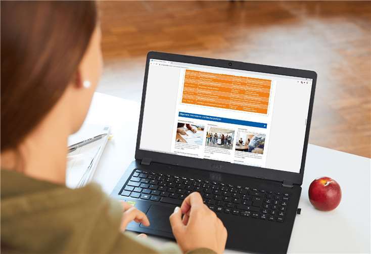 Eine Schülerin beim Hit@home.