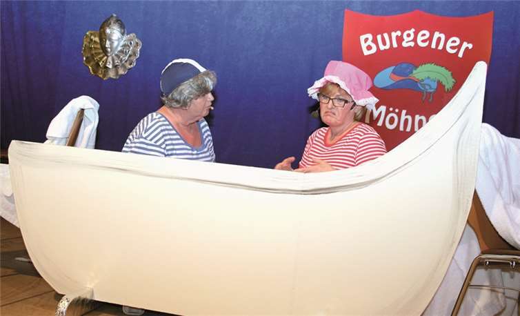 Eine Sitzung in der Badewanne mit „Angela Merkel und Ehemann.“