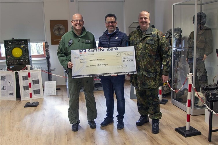 Eine Spende für das Herz-Jesu-Haus Kühr.