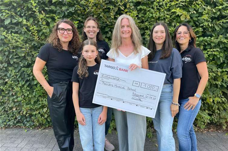 Eine Spende über 1000 Euro gab es für die Pellenz Musical School. Quelle: Pellenz Musical School