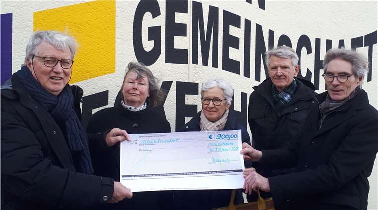 Eine Spende von 900 Euro konnte an die Caritas übergeben werden. Privat
