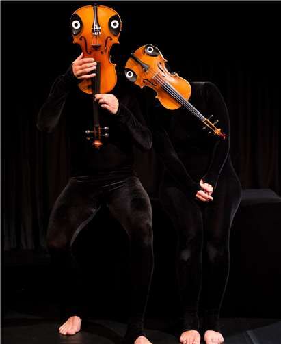 Eine Szene aus dem Figurentheater „Mummenschanz“. Marco Hartmann